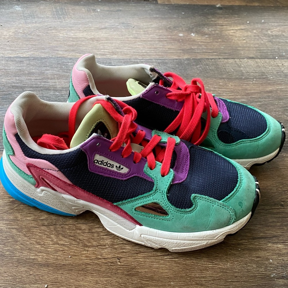 Adidas Women Retro Falcons